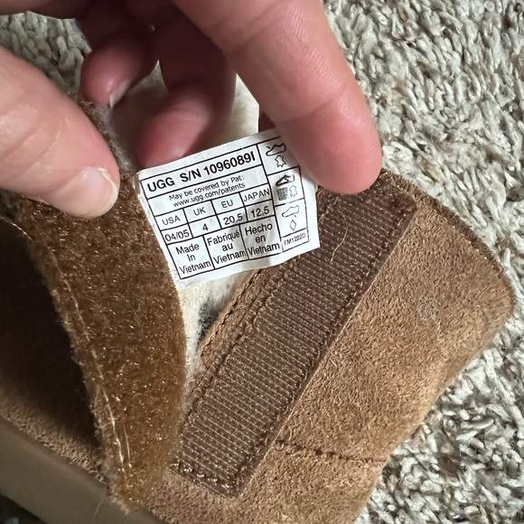 Toddler Ugg boots - Picture 3 of 7